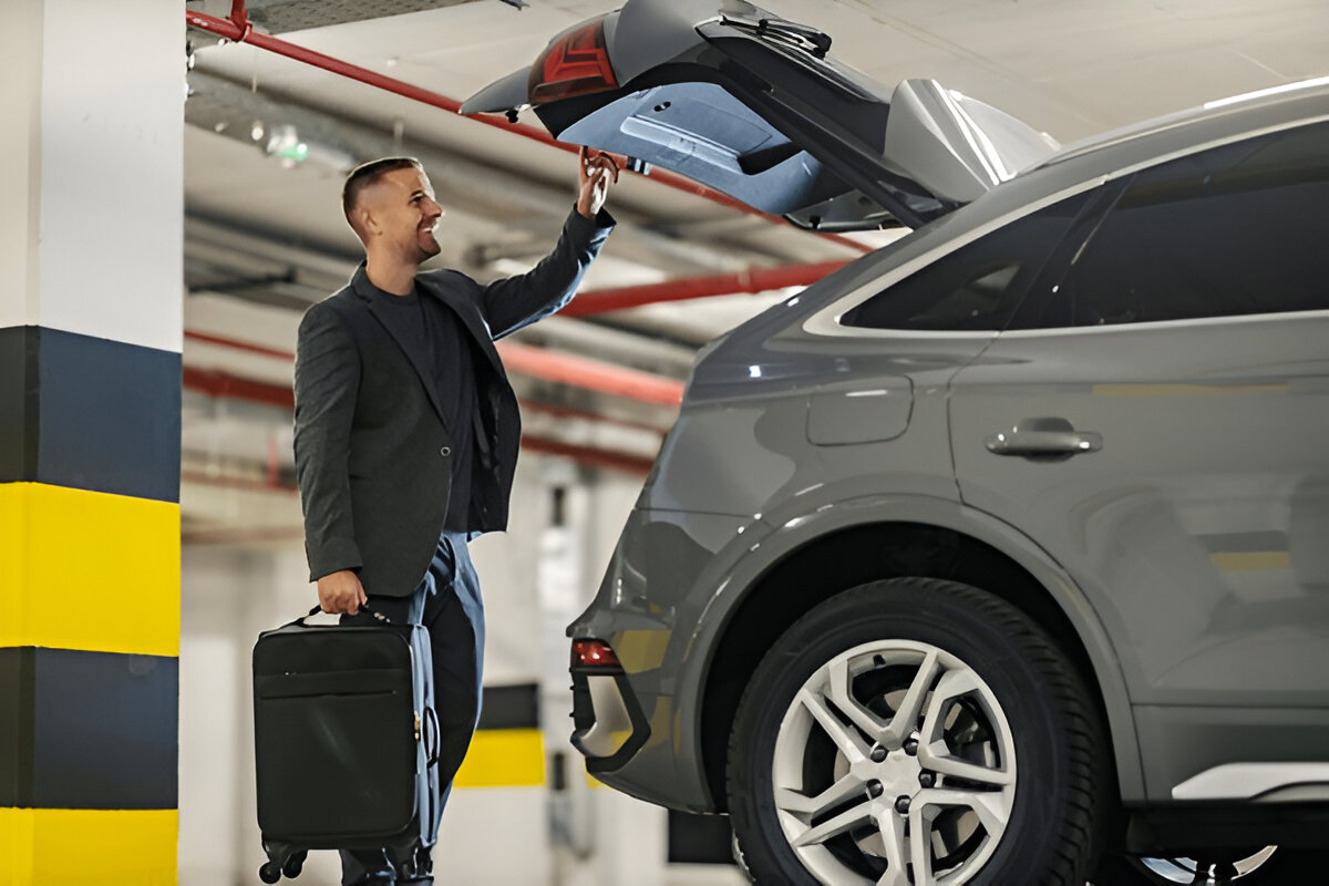 Airport Shuttle Home 11 chauffer car